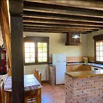 בית כפרי Avellanos Casa 2 Celis