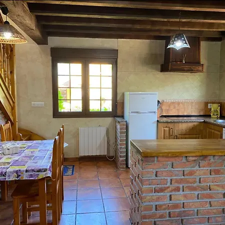 בית כפרי Avellanos Casa 2 *